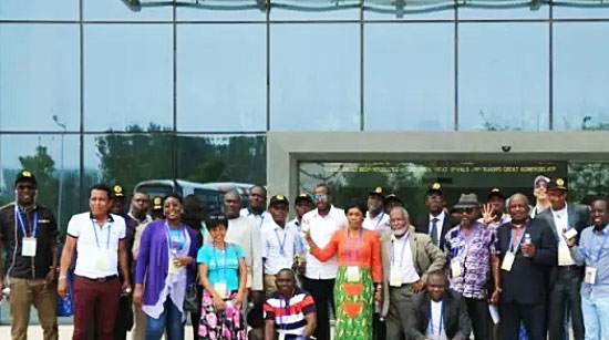 Высшие официальные лица из 12 стран посетили XCMG, готовы углублять строительство инфраструктуры городов и сел в Африке!  